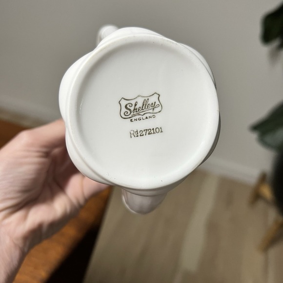 SHELLEY Dainty All White Mini Coffee Pot Lid Vintage Bone China 7" Delicate - Picture 2 of 2
